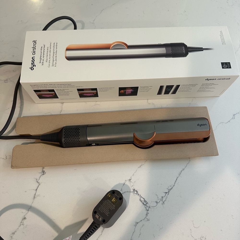 Dyson AirStrait Styler in Black and Copper